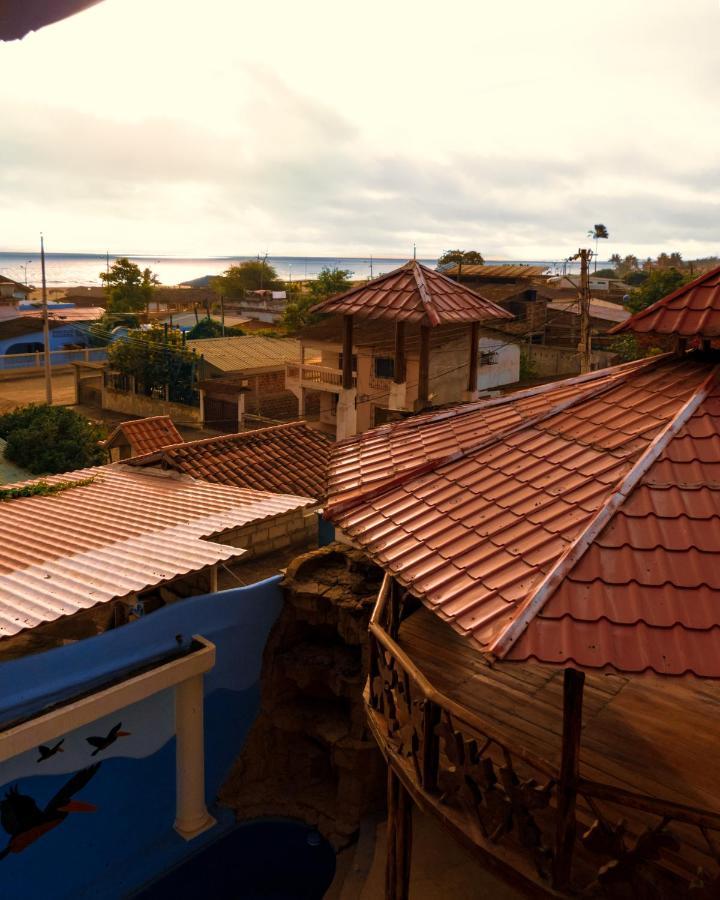 Hostal Poseidon Puerto Cayo Exterior photo