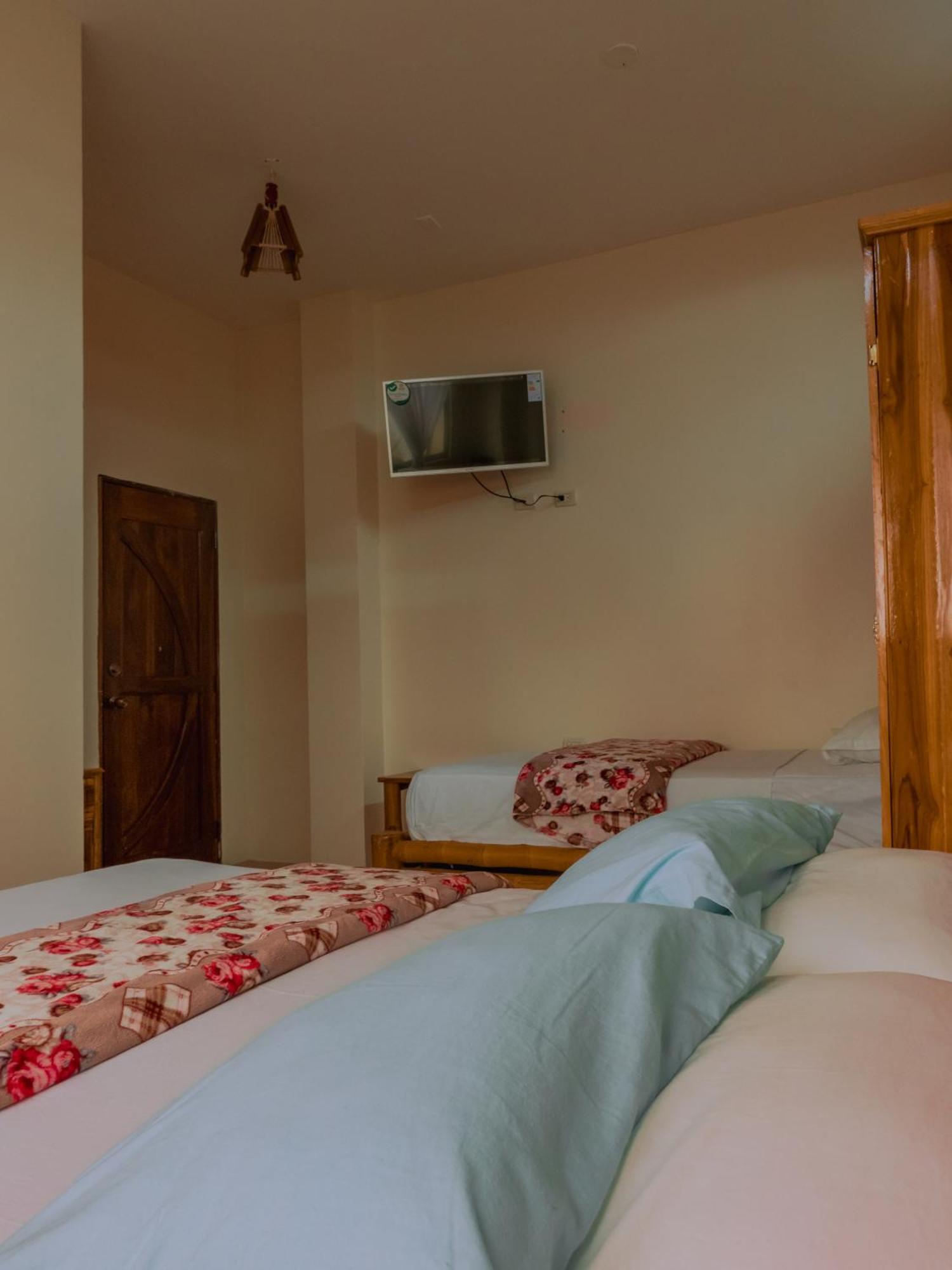 Hostal Poseidon Puerto Cayo Exterior photo